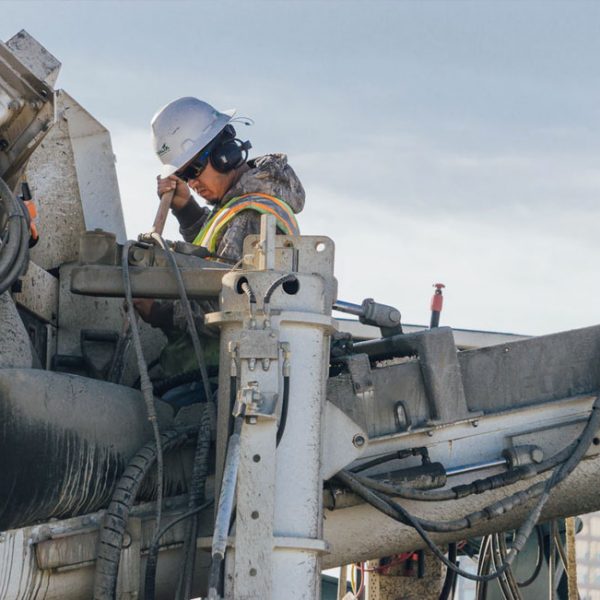 Side pocket sweat shirt